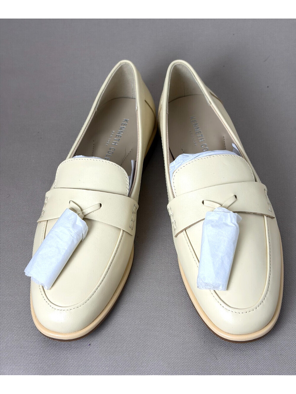 Kenneth Cole New York Lyra Loafers Womens 5M Cream Leather Tassel Flats Shoes